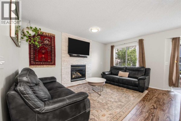 Living room - 216 Taracove Road Ne, Calgary, AB T3J5A2 Photo 5