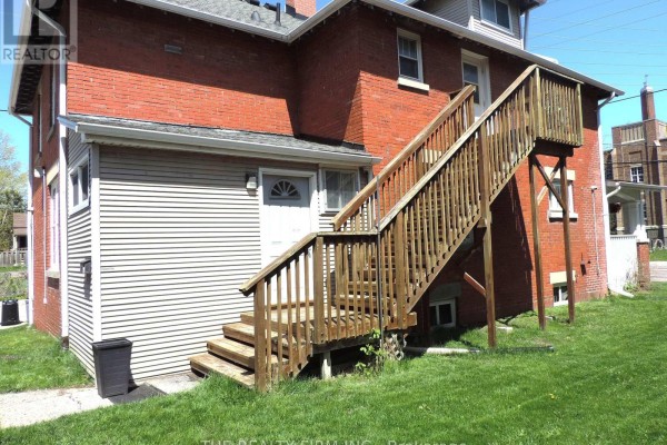 216 Wharncliffe Road N, London North, ON N6H2B4 Photo 4