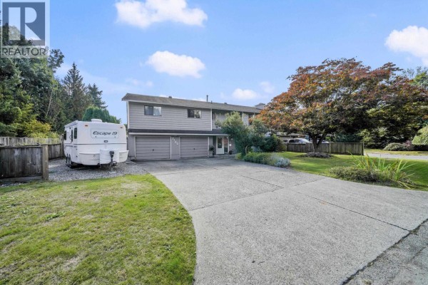 2160 Dorset Avenue, Port Coquitlam, BC V3B5B9 Photo 2
