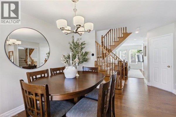 Dining room - 2163 Sutton Drive, Burlington, ON L7L7K5 Photo 5