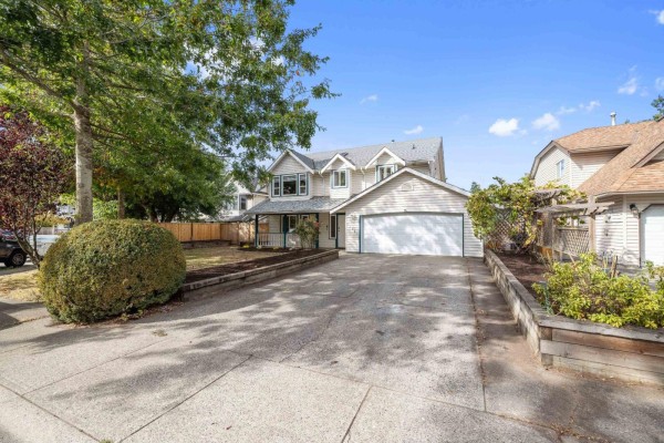 21647 50a Avenue, Langley, BC V3A8W9 Photo 2