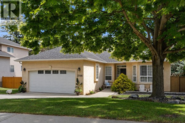 2166 Shannon Woods Way, West Kelowna, BC, photo 2