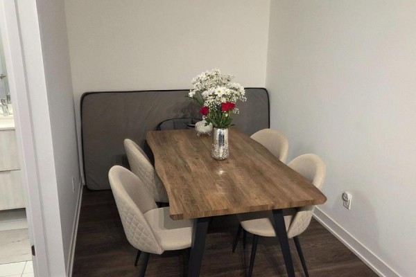 Dining room - 217 - 6 David Eyer Road, Richmond Hill, ON L4S0N5 Photo 2