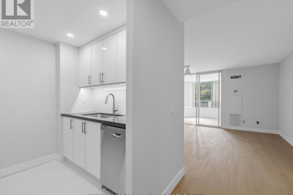 Primary Bedroom - 217 - 7 Bishop Avenue, Toronto, ON M2M4J4 Photo 3