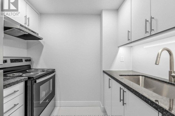 217 - 7 Bishop Avenue, Toronto, ON M2M4J4 Photo 5