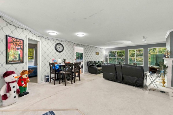 217 12633 72 Avenue, Surrey, BC V3W0A4 Photo 4