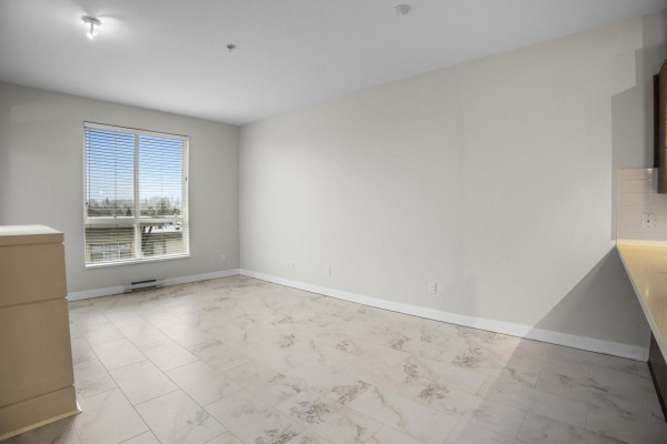 217 15850 26 Avenue, Surrey, BC V3Z2N6 Photo 5
