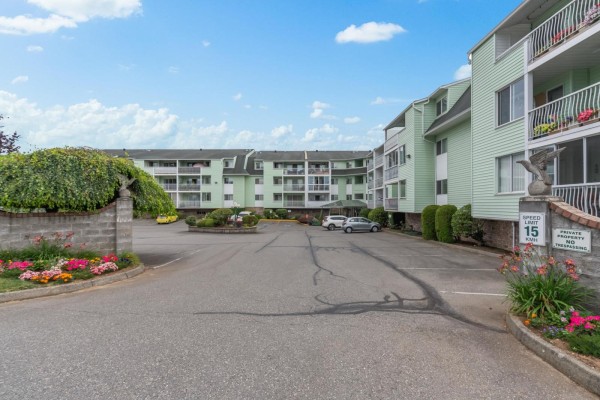 217 31850 Union Avenue, Abbotsford, BC V2T4V2 Photo 2
