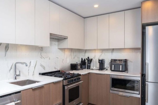 217 645 Como Lake Avenue, Coquitlam, BC V3J0N9 Photo 5