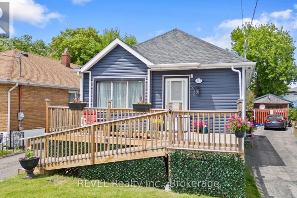 217 Niagara Street N, St  Catharines, ON, photo 2