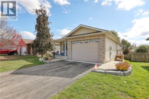 Recreational, Games room - 217 North Street E, Tillsonburg, ON N4G1B8 Photo 4