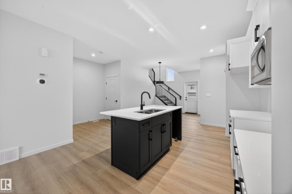 Kitchen - 217 Wattle Rd, Leduc, AB T9E0V1 Photo 3