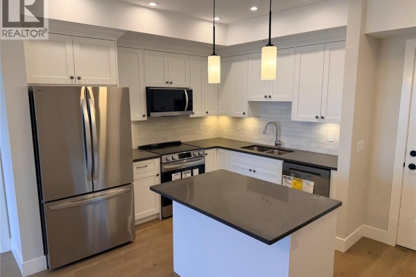 Kitchen - 2171 Van Horne Drive Unit# 302, Kamloops, BC V1S0E2 Photo 2
