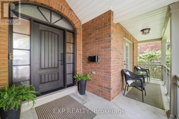 2172 North Ridge Trail, Oakville, ON, photo 2