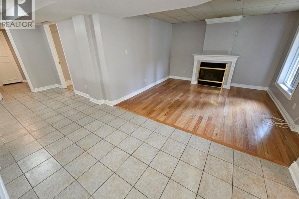 Living room - 2173 Charnwood Drive Unit# Lower, Burlington, ON L7M2X4 Photo 5