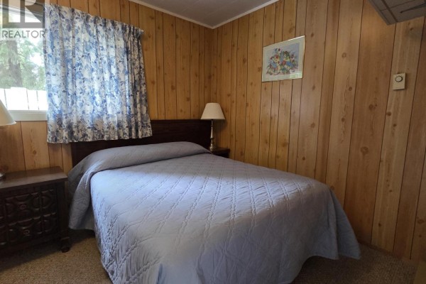 Bedroom 2 - 21741 Hamlet Frontage Road, Topley, BC V0J2Y0 Photo 5