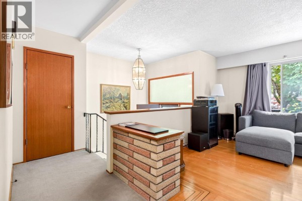2175 Waverley Avenue, Vancouver, BC V5P1R4 Photo 5