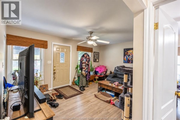 2176 Mcdougall, Windsor, ON, photo 3