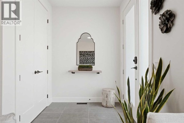 4pc Bathroom - 2179 49 Avenue Sw, Calgary, AB T2T6Z9 Photo 5