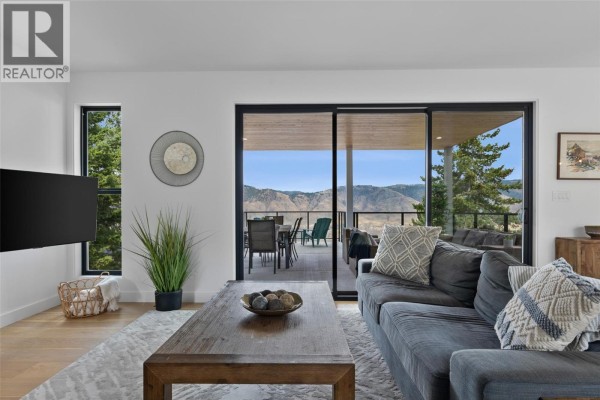 2pc Bathroom - 2179 Lupin Court, Kamloops, BC V2E0E2 Photo 4