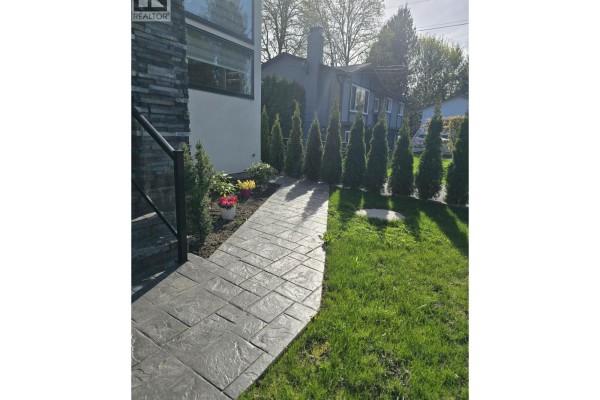21794 126 Avenue, Maple Ridge, BC V2X4N9 Photo 2