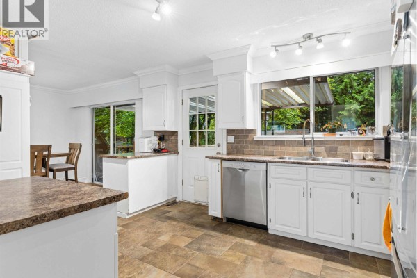 21796 Donovan Avenue, Maple Ridge, BC V2X3A7 Photo 5