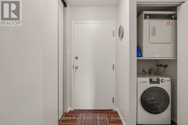 218 - 212 Viewmount Drive, Ottawa, ON, photo 3