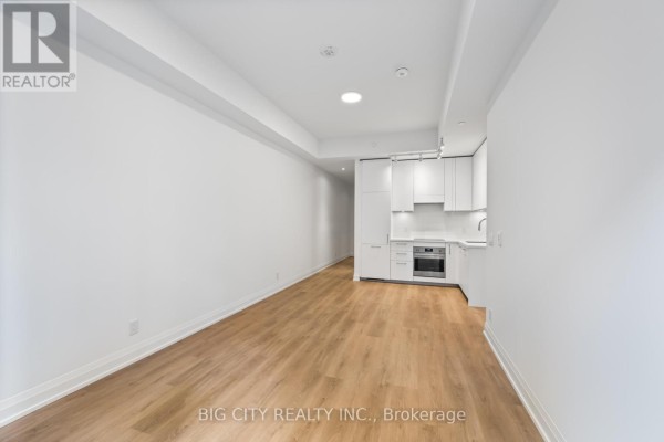Living room - 218 - 36 Brentcliffe Road, Toronto, ON M4G0E1 Photo 3