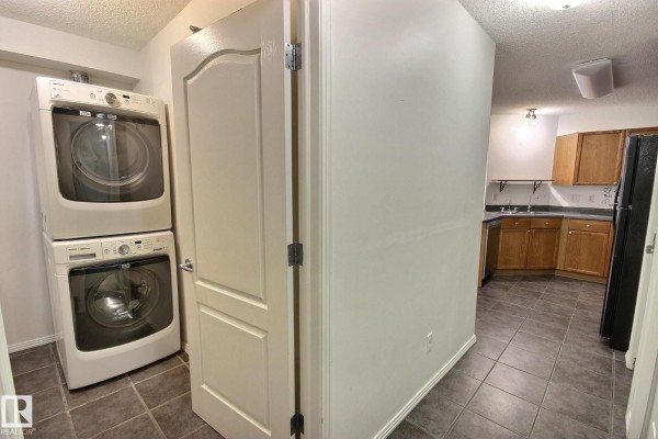 Kitchen - #218 12838 65 St Nw, Edmonton, AB T5A5H3 Photo 3