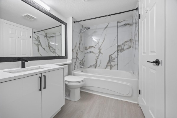 218 15268 105 Avenue, Surrey, BC V3R0W8 Photo 3