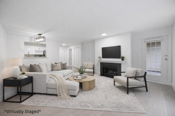 218 15268 105 Avenue, Surrey, BC V3R0W8 Photo 4
