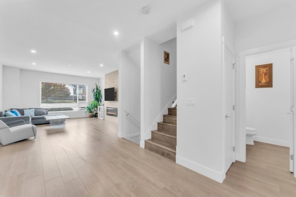 218 2277 Oak Meadows Drive, Surrey, BC V3Z0W6 Photo 4