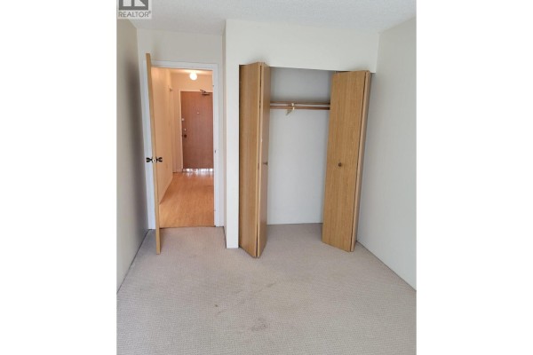 218 8500 Lansdowne Road, Richmond, BC V6X3G4 Photo 4