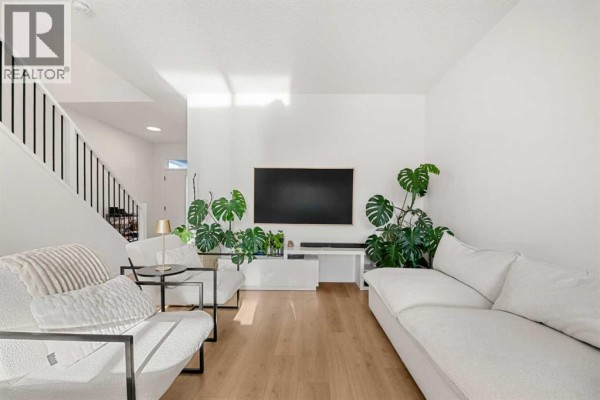 Foyer - 218 Aquila Way Nw, Calgary, AB T3R1Z8 Photo 3