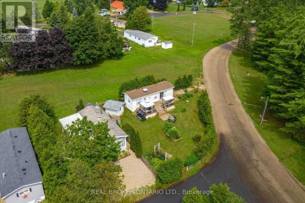 218 Beach Road, Centre Wellington, ON N1M2W5 Photo 4