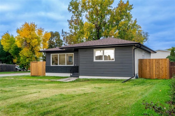 Primary Bedroom - 218 Houde Drive, Winnipeg, MB R3V1C5 Photo 2