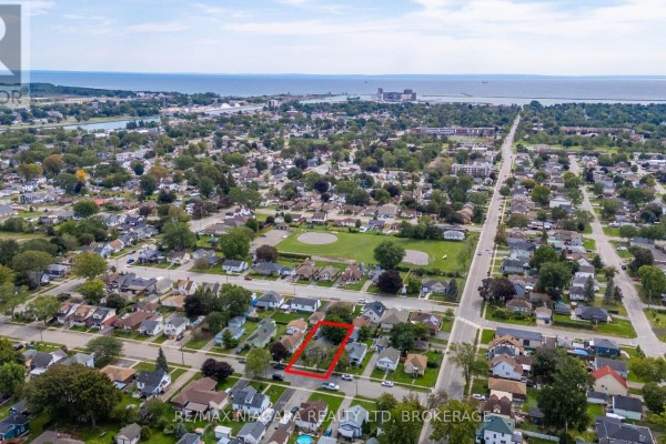 218 Neff Street, Port Colborne, ON L3K3T6 Photo 3