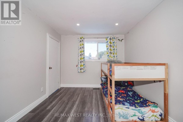 Primary Bedroom - 218 Quetico Avenue, Oshawa, ON L1J1G1 Photo 5