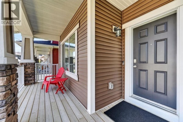Foyer - 218 River Heights Green, Cochrane, AB T4C0S3 Photo 4