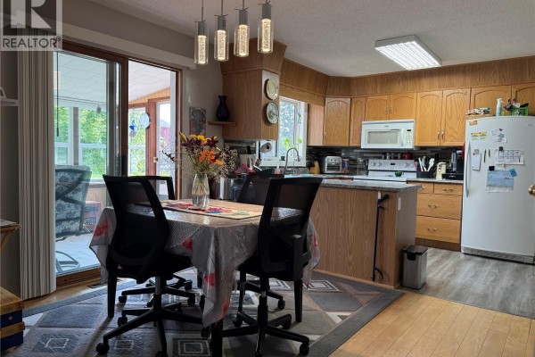 Family room - 218 Rose Street, Lemberg, SK S0A2B0 Photo 4