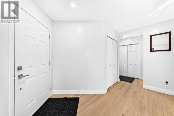 Family room - 218 Saddlefield Place Ne, Calgary, AB T3J4Z3 Photo 5