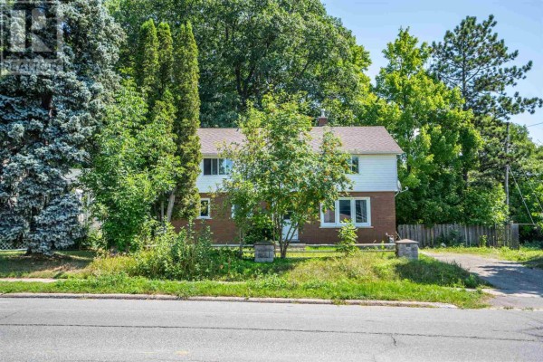 218 Willow Ave, Sault Ste  Marie, ON, photo 2