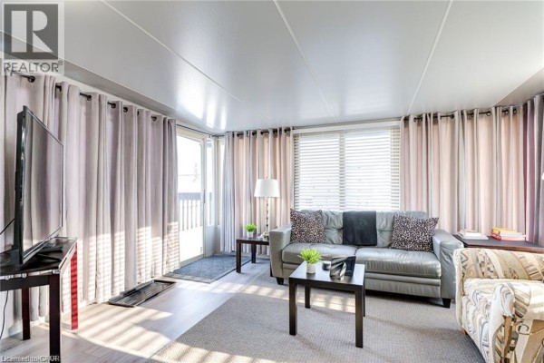 Living room - 218 Woodhaven Road Unit# 3, Kitchener, ON N2C1V5 Photo 3