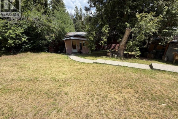 3pc Bathroom - 2186 Crestview Crescent, Castlegar, BC V1N3B3 Photo 4