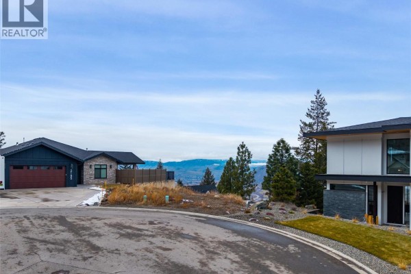 2189 Lupin Court, Kamloops, BC, photo 2