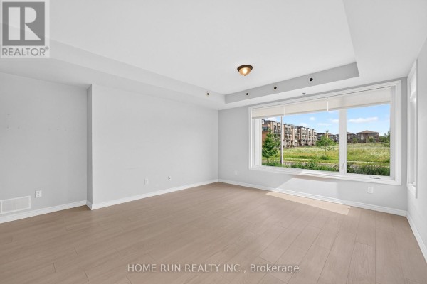 219 - 844 Mikinak Road, Ottawa, ON K1K4Z4 Photo 4