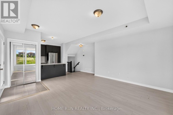219 - 844 Mikinak Road, Ottawa, ON K1K4Z4 Photo 5
