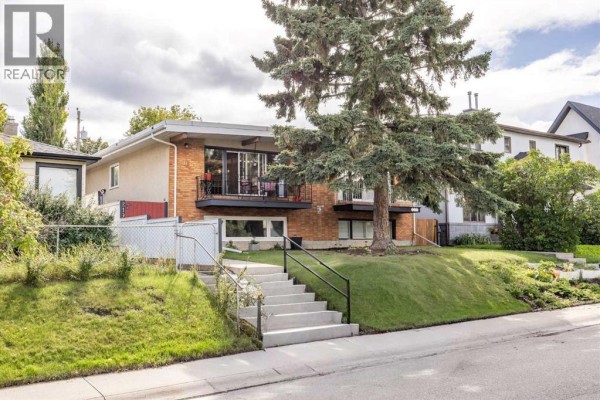 Dining room - 219 26 Avenue Ne, Calgary, AB T2E1Z1 Photo 2