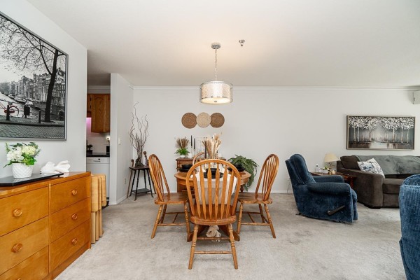 219 33535 King Road, Abbotsford, BC V2S6Z5 Photo 4