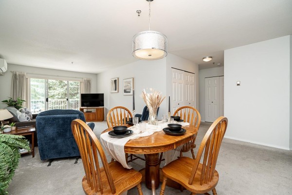 219 33535 King Road, Abbotsford, BC V2S6Z5 Photo 5
